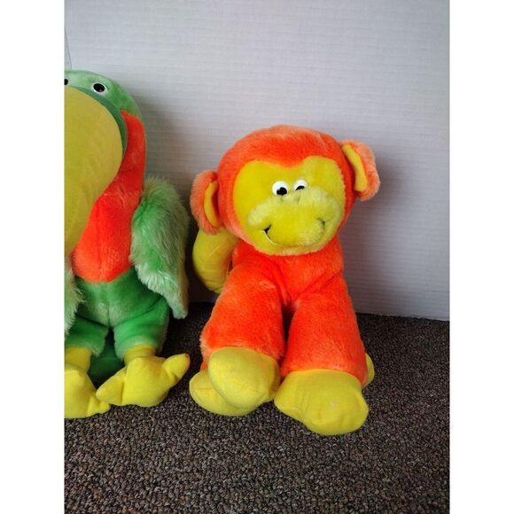2- Dole Bananimals Orange Banachimp Plush & Green Tucan Vintage 80s Stuffed Toy - Picture 3 of 14